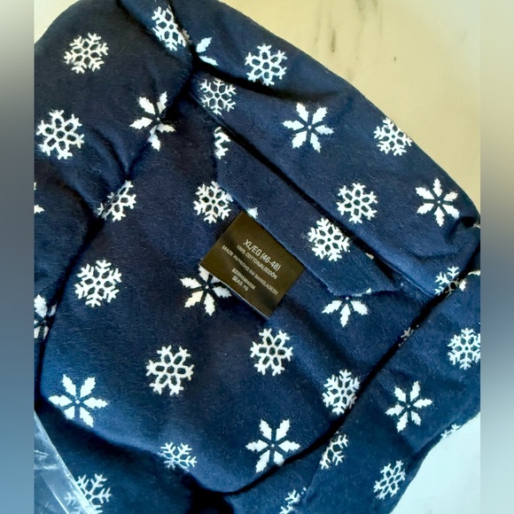 NWT Men's Pajamas Top & Pants SET Snowflake Shirt Size XL Cotton Navy Covington - Picture 2 of 10